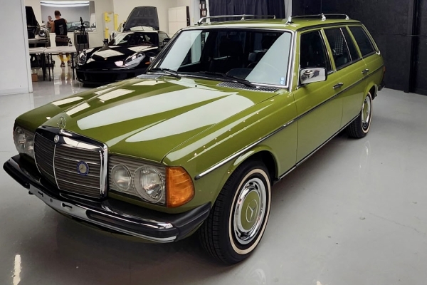 1982 200T Gasoline Station Wagon